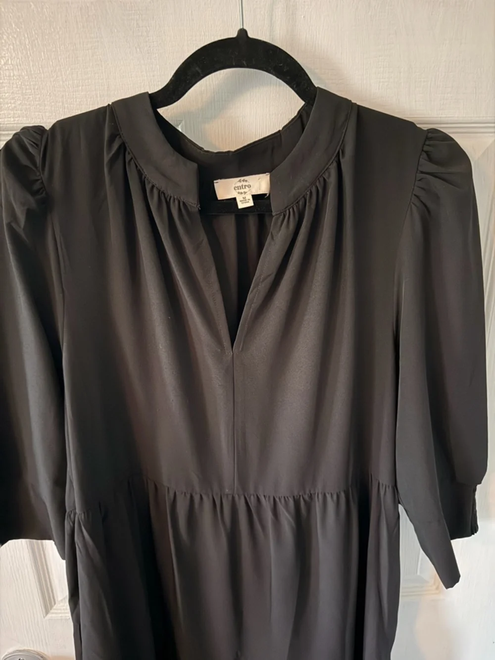 entro Black Tiered Midi Dress with Puff Sleeves and V-Neck - Picture 2 of 7